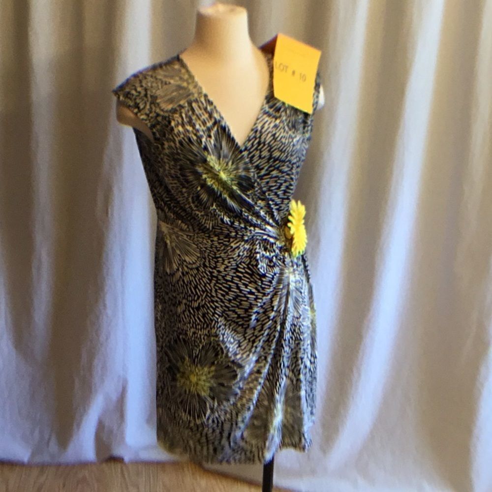 Sunflower sundress in size large petite by APT.9